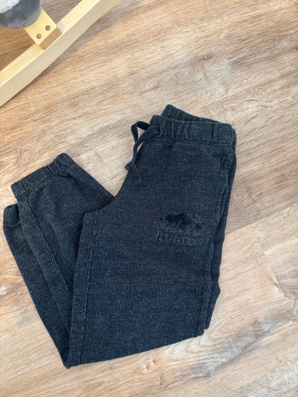 Roots kids size 6 sweatpants